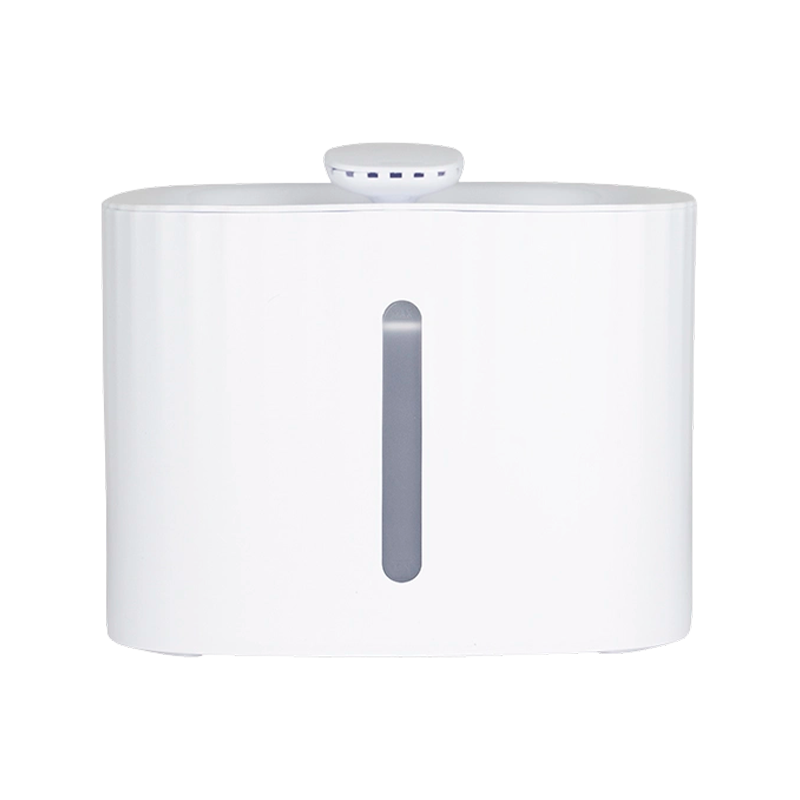 Fonte de água silenciosa visível à noite